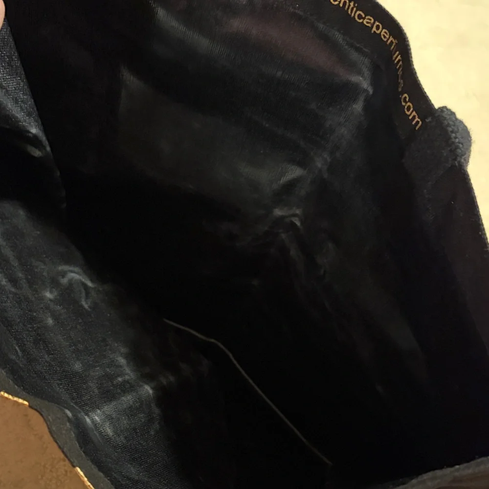 Orientica Luxury Black and Gold Tote Bag - Picture 3 of 3